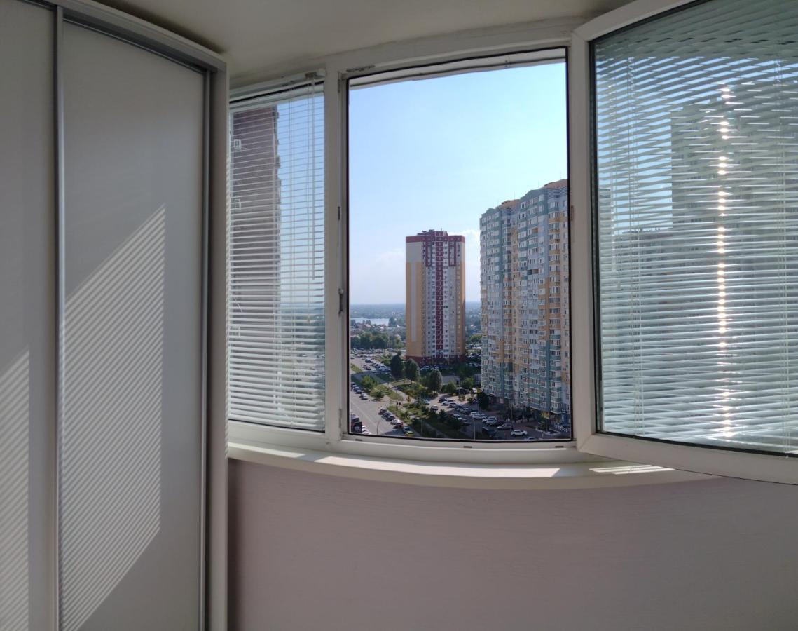 Осокорки Русовой 3 Apartamento Kiev Exterior foto