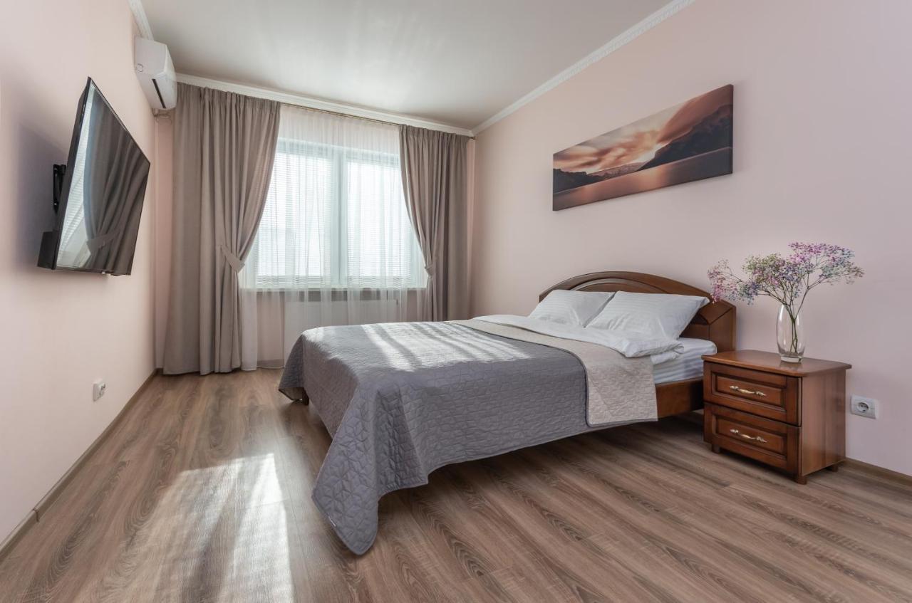 Осокорки Русовой 3 Apartamento Kiev Exterior foto