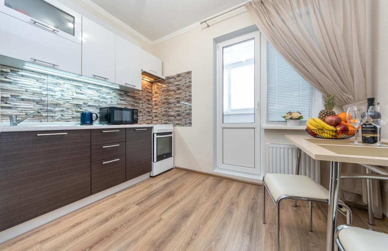 Осокорки Русовой 3 Apartamento Kiev Exterior foto