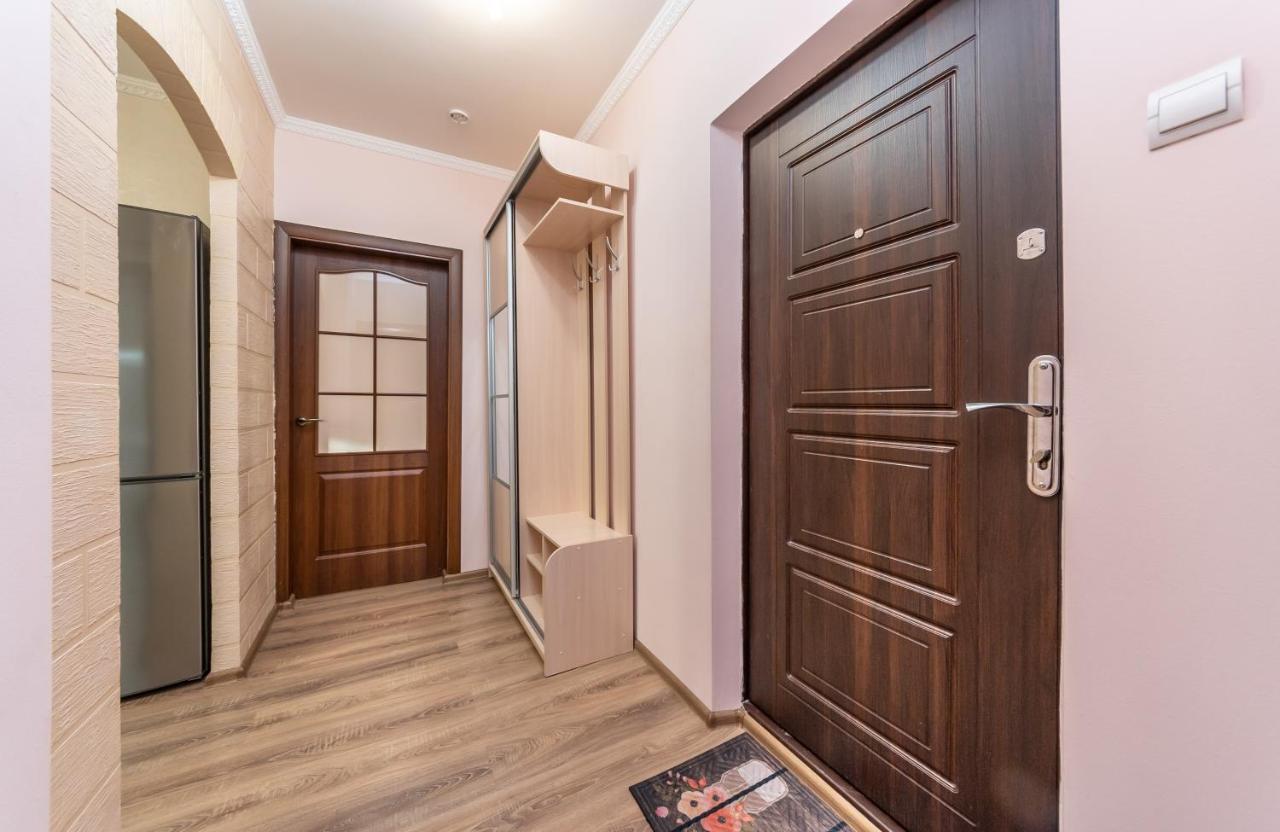 Осокорки Русовой 3 Apartamento Kiev Exterior foto