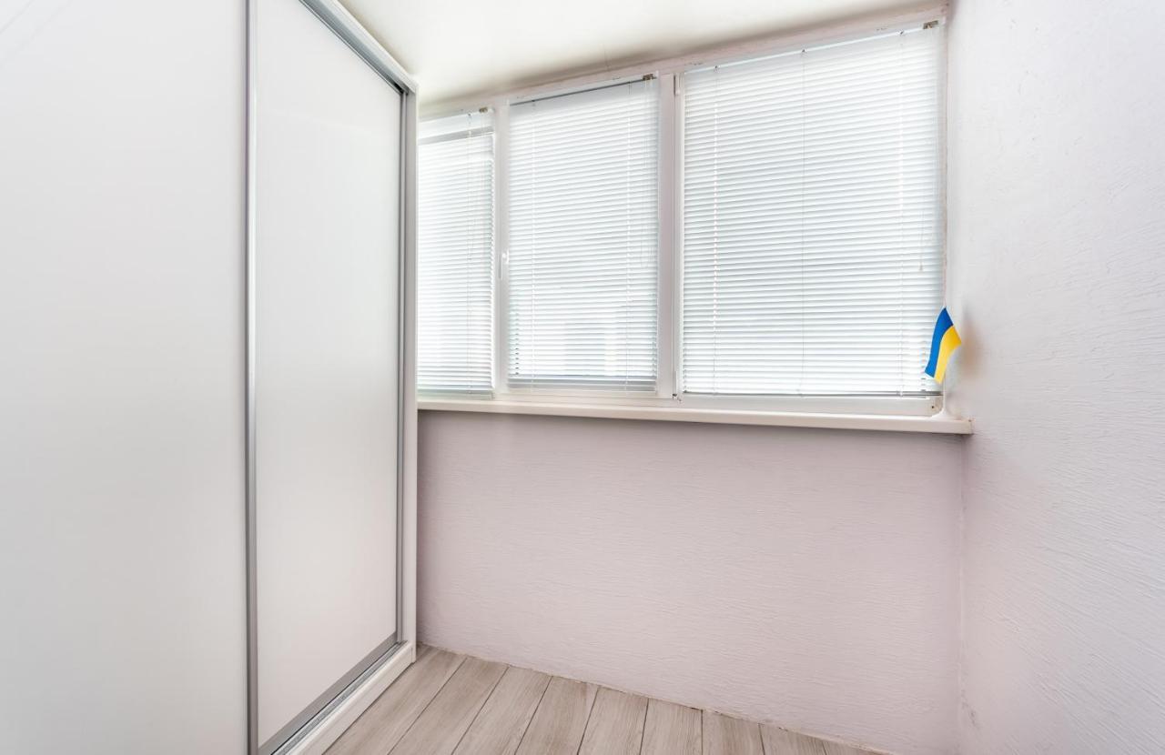 Осокорки Русовой 3 Apartamento Kiev Exterior foto